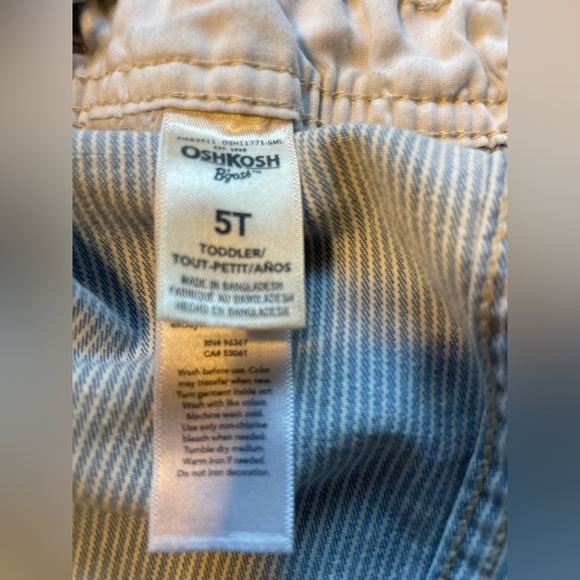 Adorable Oshkosh pinstripe girl overalls, with Peter pan collar long sleeve, 5T. - Picture 6 of 10